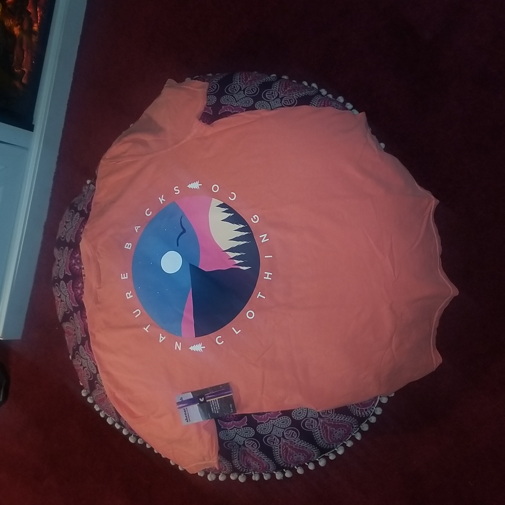 Nature Backs T-shirt. New w/out tags.